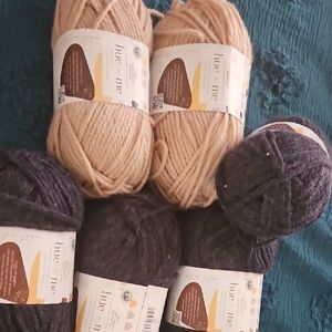 Hue + Me Yarn Bundle in Tan and Purple